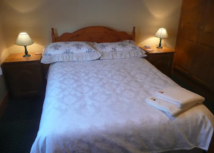 The Three Arches Couette-café