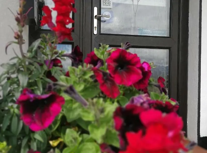 The Three Arches Couette-café